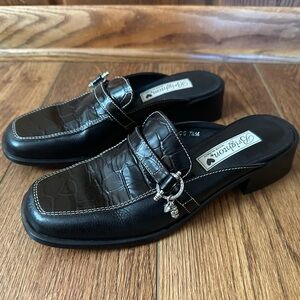 Brighton Jordan Black Leather Mules Shoes Faux Crocodile Italy Womens 7.5 M